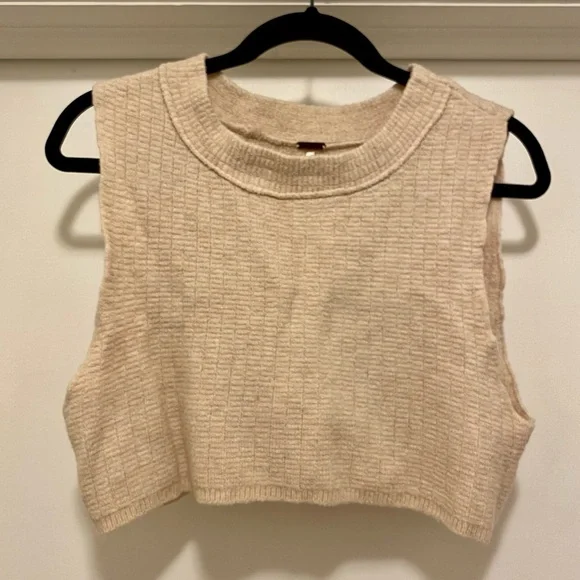 Free People Wool Blend Crew Neck Cropped Sweater Vest Tan Cream Oatmeal Large - Picture 1 of 7